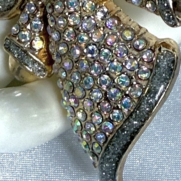 Vintage Angel Brooch Pin 2.5” – Gold Tone with Iridescent Rhinestones - Picture 5 of 7